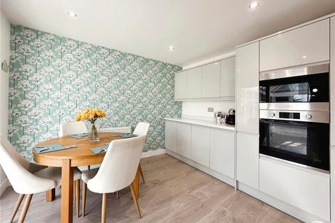 15 Dickens Way, Yateley, GU46 6XX