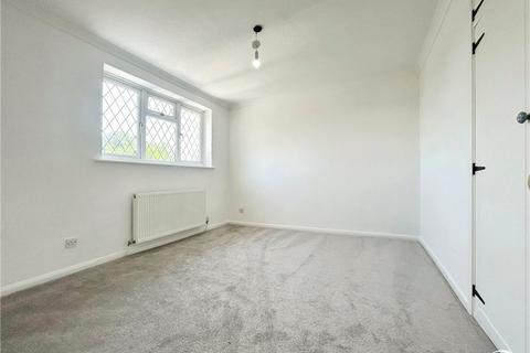 15 Dickens Way, Yateley, GU46 6XX