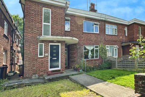 5 Shrublands Close, Chelmsford, CM2 6LR