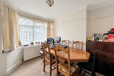 3 bedroom end of terrace house for sale, Warwick Crescent, Melksham SN12