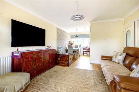 32 Fairacres, Ruislip, HA4 8AN