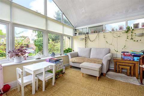 32 Fairacres, Ruislip, HA4 8AN