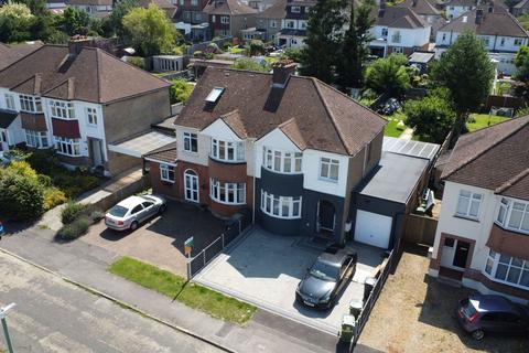 3 bedroom semi-detached house for sale, Holtye Crescent, Maidstone ME15