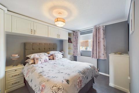 42 Apperley Drive, Quedgeley, Gloucester, GL2 4WP