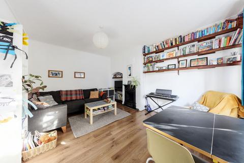 57 Knapmill Road, London, SE6 3TA