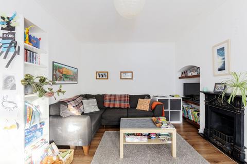 57 Knapmill Road, London, SE6 3TA