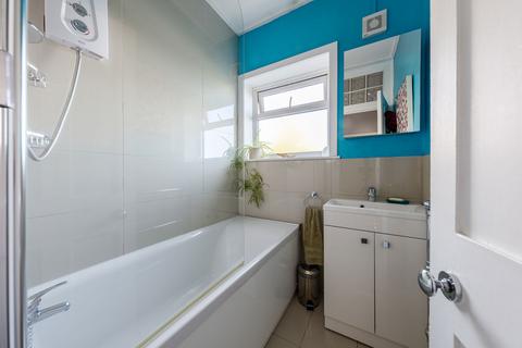 57 Knapmill Road, London, SE6 3TA