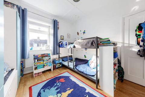 57 Knapmill Road, London, SE6 3TA