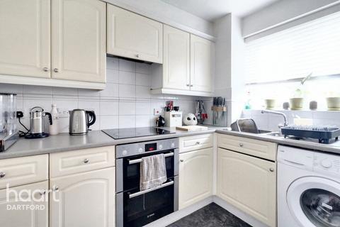 8 Dunlop Close, Dartford, DA1 5LU