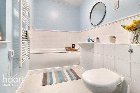 8 Dunlop Close, Dartford, DA1 5LU