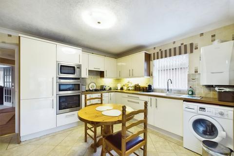 3 bedroom bungalow for sale, Kings Meadow, Driffield YO25