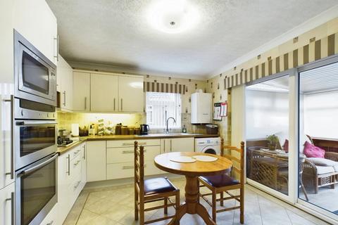 3 bedroom bungalow for sale, Kings Meadow, Driffield YO25