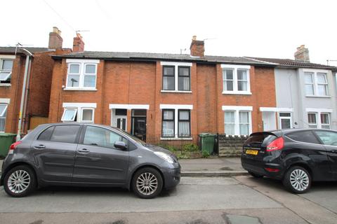 31 Hanman Road, Gloucester, GL1 4TG