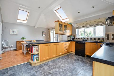 6 Armscroft Crescent, Gloucester, GL2 0SU