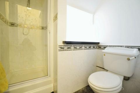 6 Armscroft Crescent, Gloucester, GL2 0SU