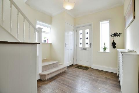 6 Armscroft Crescent, Gloucester, GL2 0SU