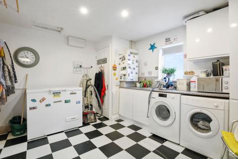 Monument Cottage Barbers Bridge, Rudford, Gloucester, GL2 8DX
