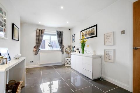 Monument Cottage Barbers Bridge, Rudford, Gloucester, GL2 8DX