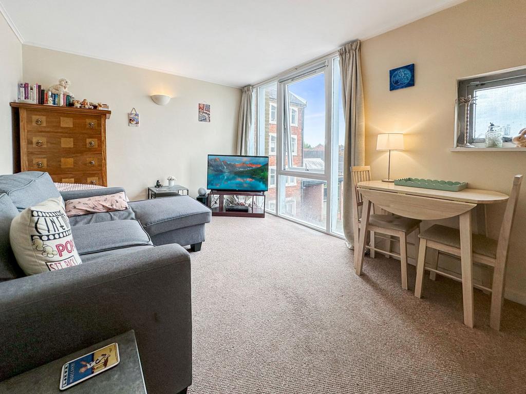 Edward Street, Westbury BA13 1 bed flat - £90,000