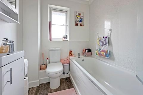3 Lockeridge Close, Trowbridge, BA14 0UT