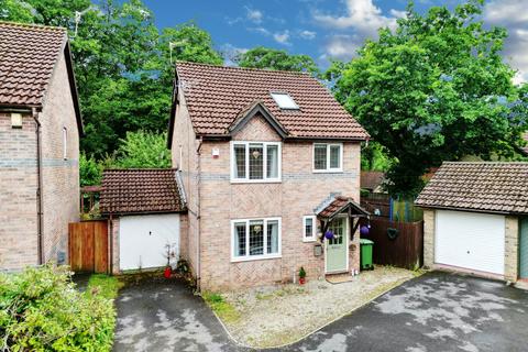 3 bedroom detached house for sale, Heol Ynys Ddu, Caerphilly CF83