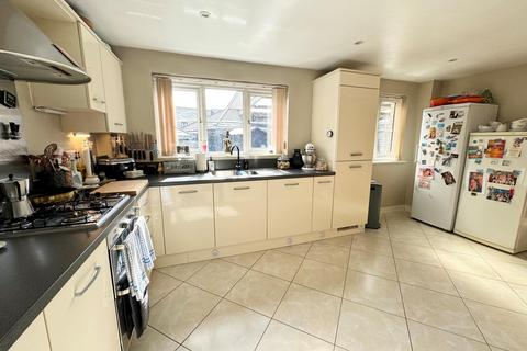 4 bedroom detached house for sale, Wiltshire Crescent, Basingstoke RG22