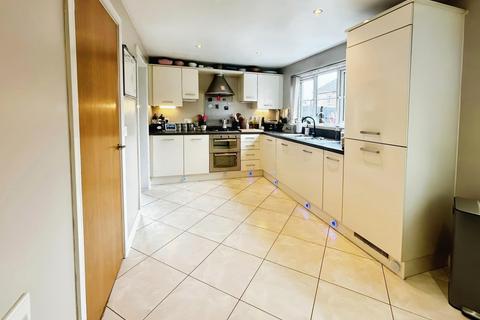 4 bedroom detached house for sale, Wiltshire Crescent, Basingstoke RG22