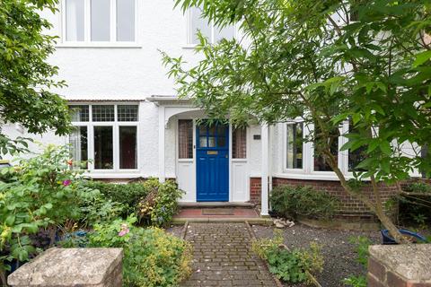 13 Bradgate Road, Bedford, MK40 3DE