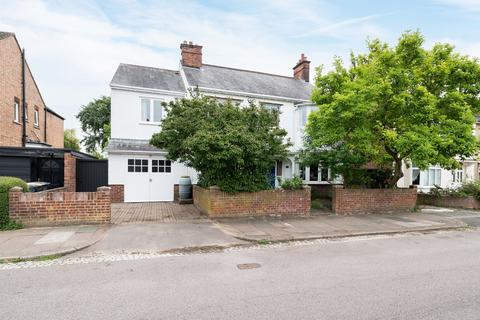 13 Bradgate Road, Bedford, MK40 3DE