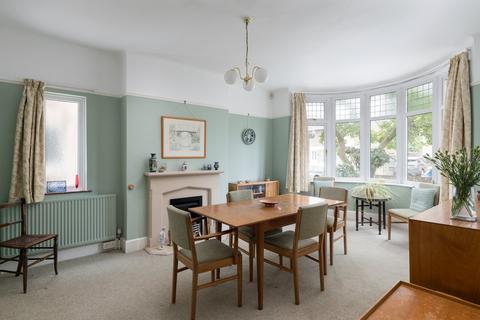 13 Bradgate Road, Bedford, MK40 3DE