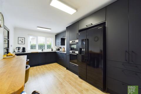 34 Hazel Crescent, Reading, RG2 7ND