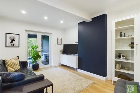 34 Hazel Crescent, Reading, RG2 7ND