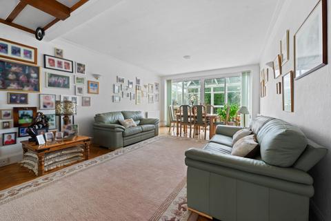 12 Champneys Close, Sutton, SM2 7AL