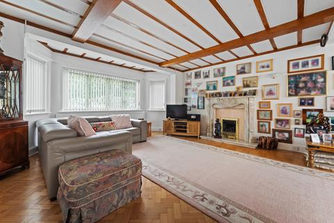 12 Champneys Close, Sutton, SM2 7AL