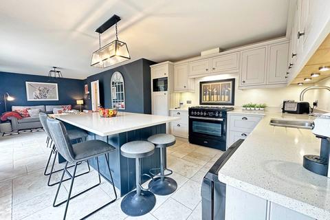3 bedroom detached house for sale, Church Street, Halstead CO9