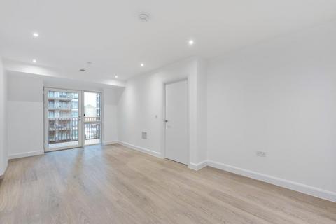 1 bedroom apartment for sale, The Ellipse, London E16