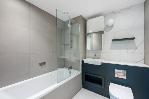 1 bedroom apartment for sale, The Ellipse, London E16