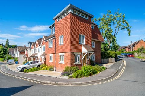 4 bedroom end of terrace house for sale, St. Christophers Road, Haslemere, Surrey, GU27