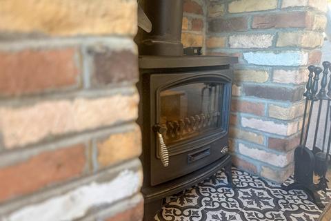 Windfarm View Cottage, 79 Herne Road, Ramsey St Marys, Huntingdon, PE26 2SR
