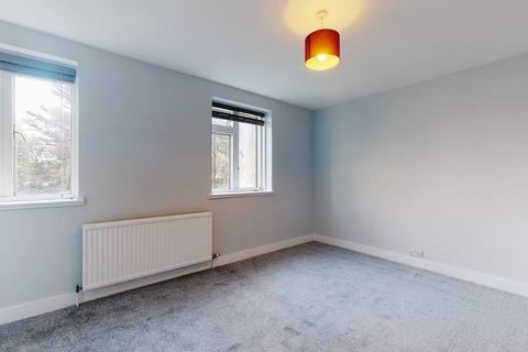 4 bedroom ground floor maisonette to rent, Bennett Street, London W4