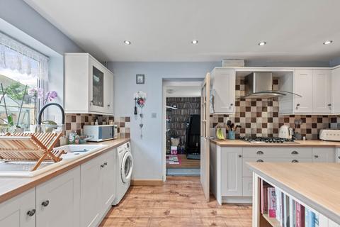 2 Westry Corner, Barrowby, Grantham, NG32 1DF
