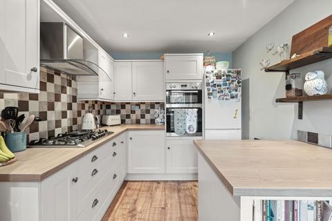 2 Westry Corner, Barrowby, Grantham, NG32 1DF