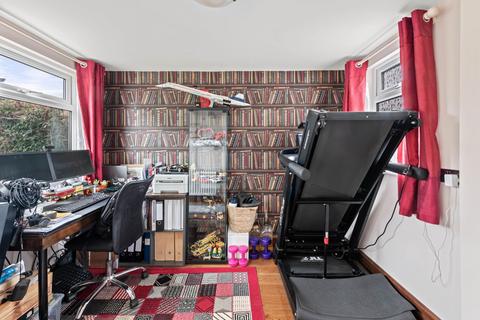 2 Westry Corner, Barrowby, Grantham, NG32 1DF
