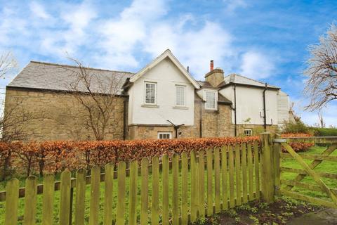 4 bedroom cottage for sale, Hexham Road, Newcastle Upon Tyne NE15