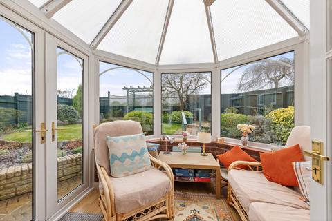 33 Bell Close, Gonerby Hill Foot, Grantham, NG31 8GJ