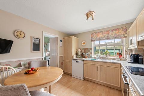 33 Bell Close, Gonerby Hill Foot, Grantham, NG31 8GJ
