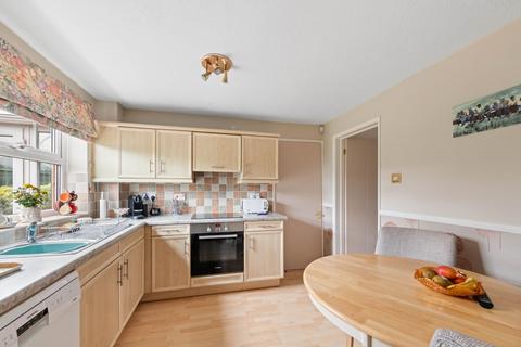 33 Bell Close, Gonerby Hill Foot, Grantham, NG31 8GJ