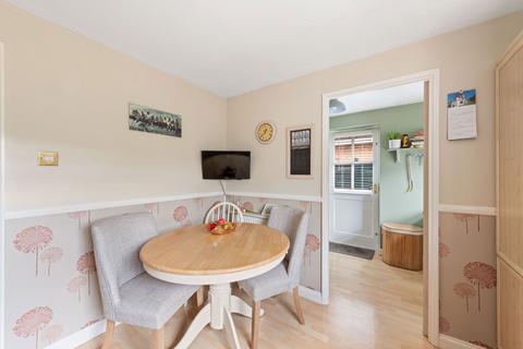 33 Bell Close, Gonerby Hill Foot, Grantham, NG31 8GJ