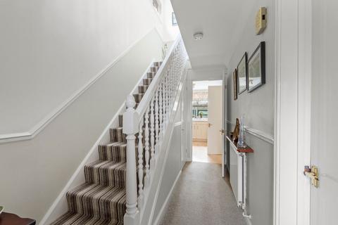 33 Bell Close, Gonerby Hill Foot, Grantham, NG31 8GJ