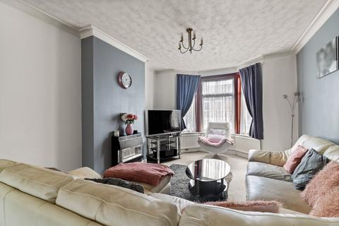 16 Heathfield Avenue, Dover, CT16 2NX
